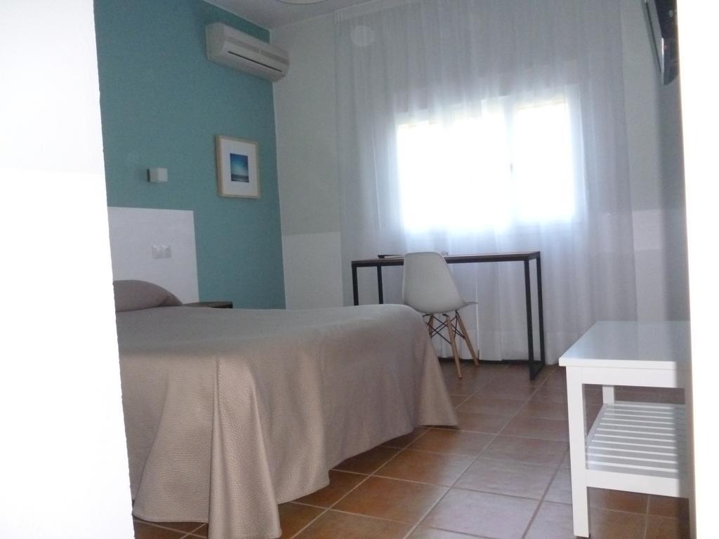 Hostal Las Cumbres Conil De La Frontera Esterno foto