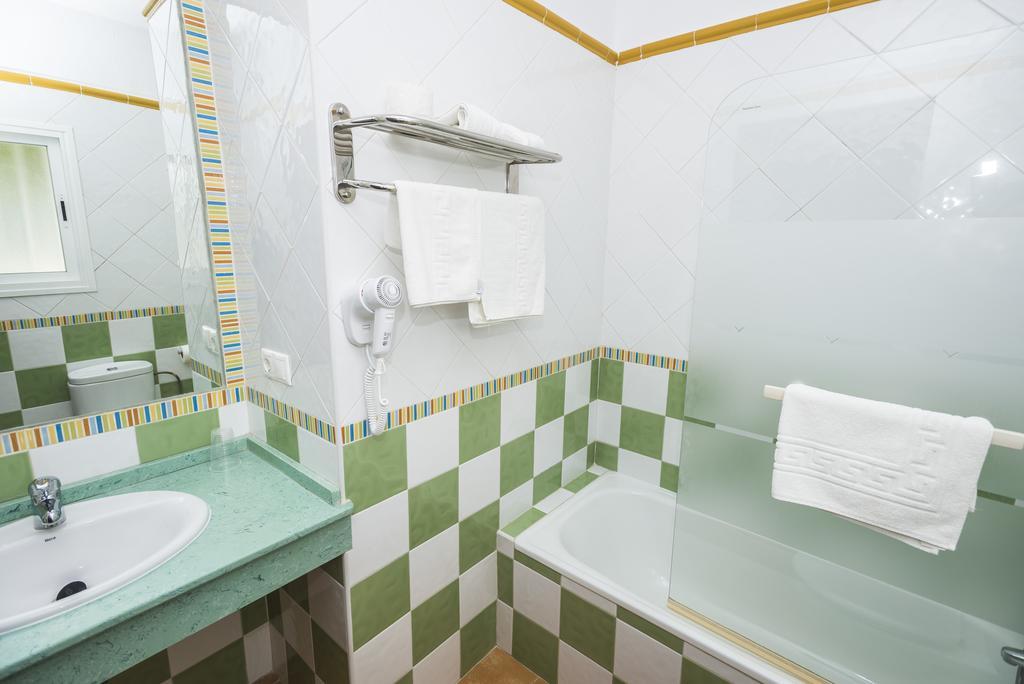 Hostal Las Cumbres Conil De La Frontera Esterno foto