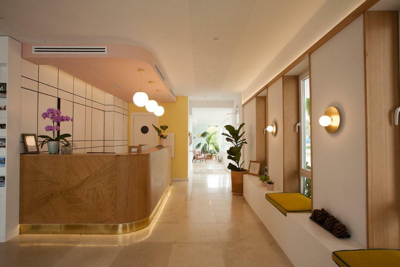 Hostal Las Cumbres Conil De La Frontera Esterno foto