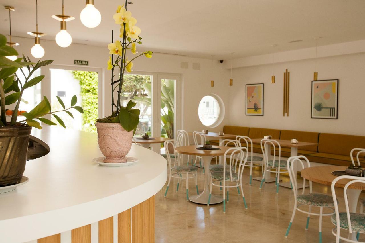 Hostal Las Cumbres Conil De La Frontera Esterno foto