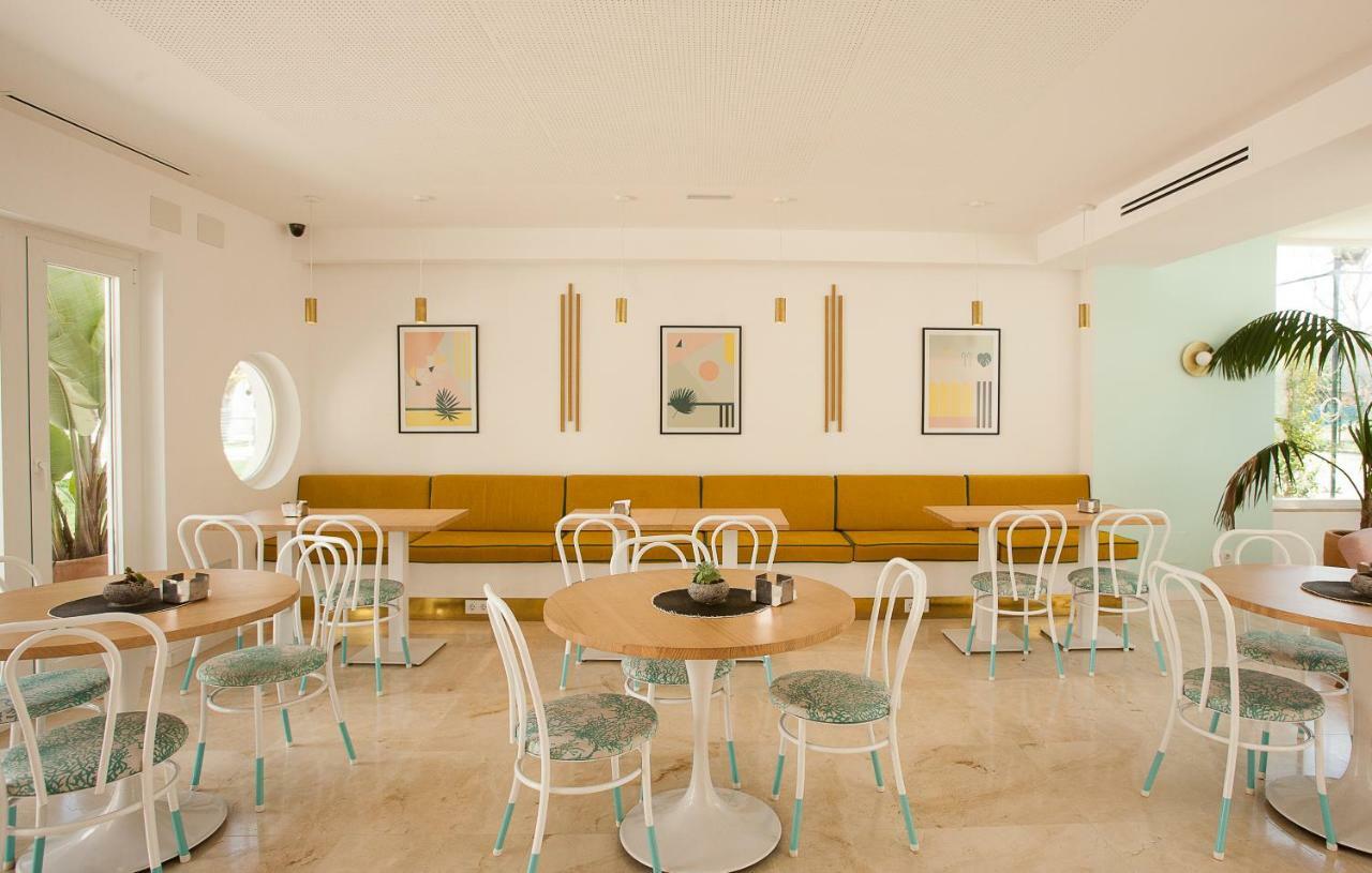 Hostal Las Cumbres Conil De La Frontera Esterno foto