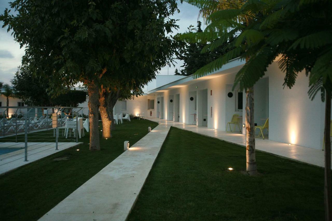 Hostal Las Cumbres Conil De La Frontera Esterno foto