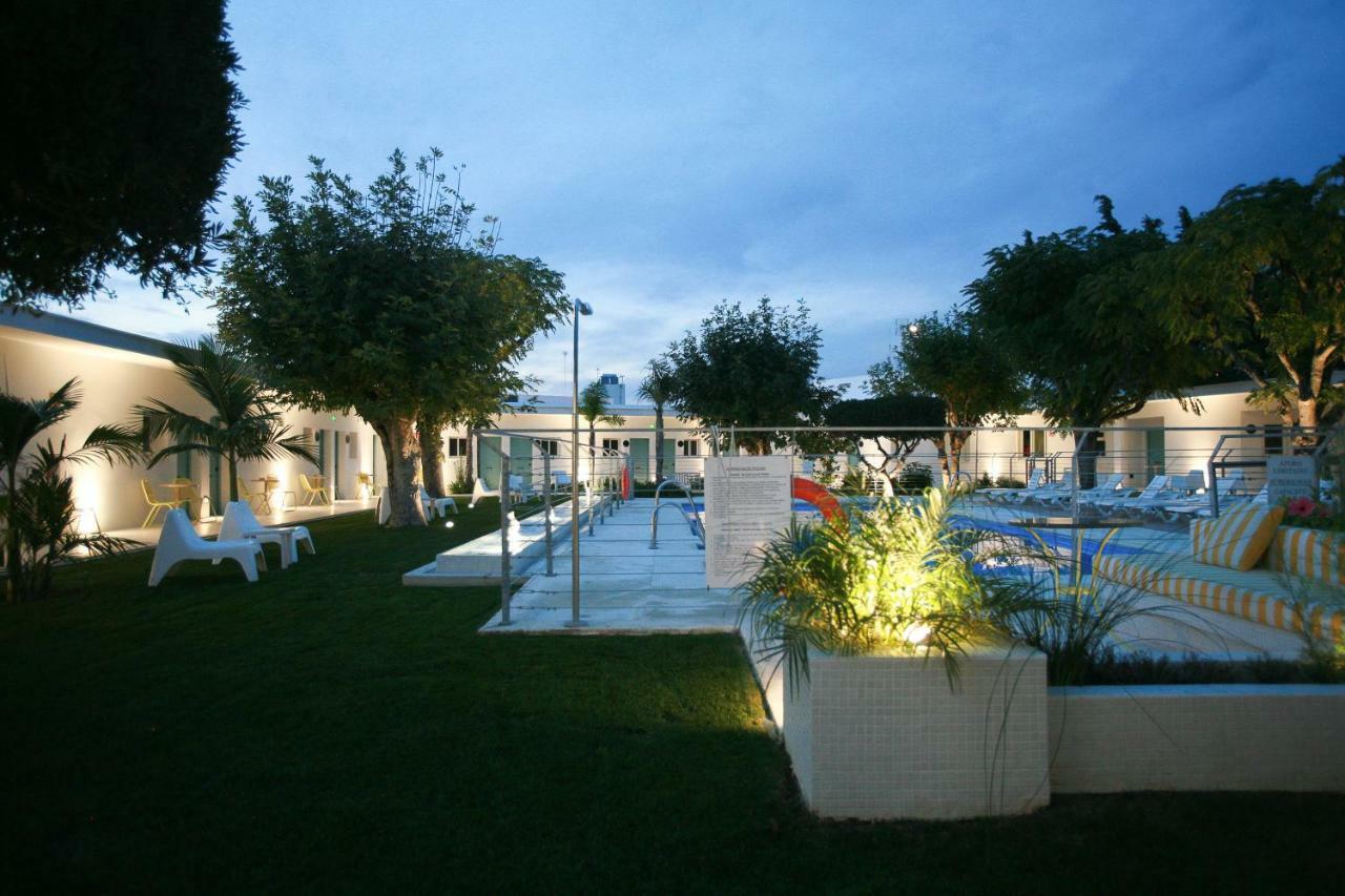 Hostal Las Cumbres Conil De La Frontera Esterno foto