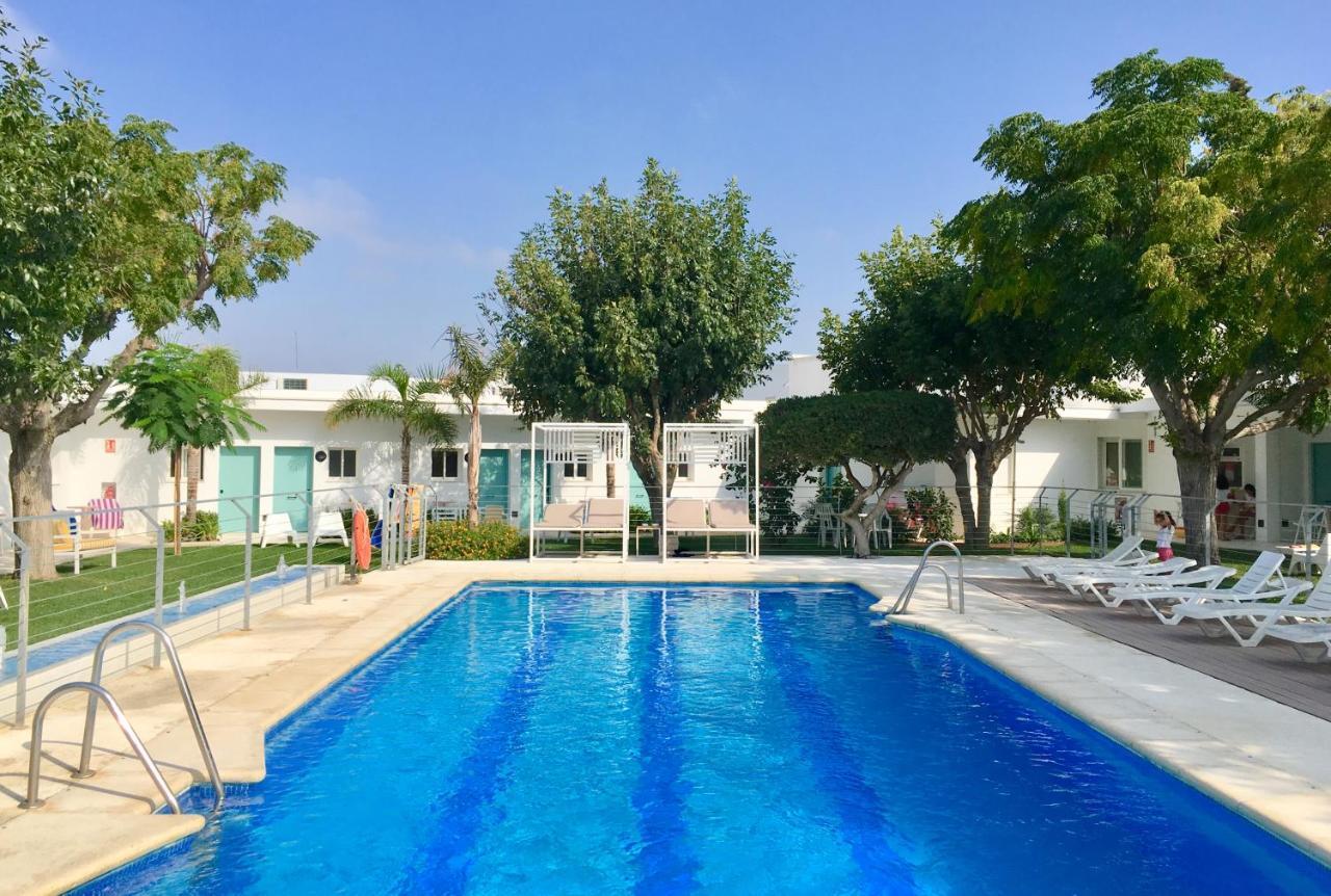 Hostal Las Cumbres Conil De La Frontera Esterno foto