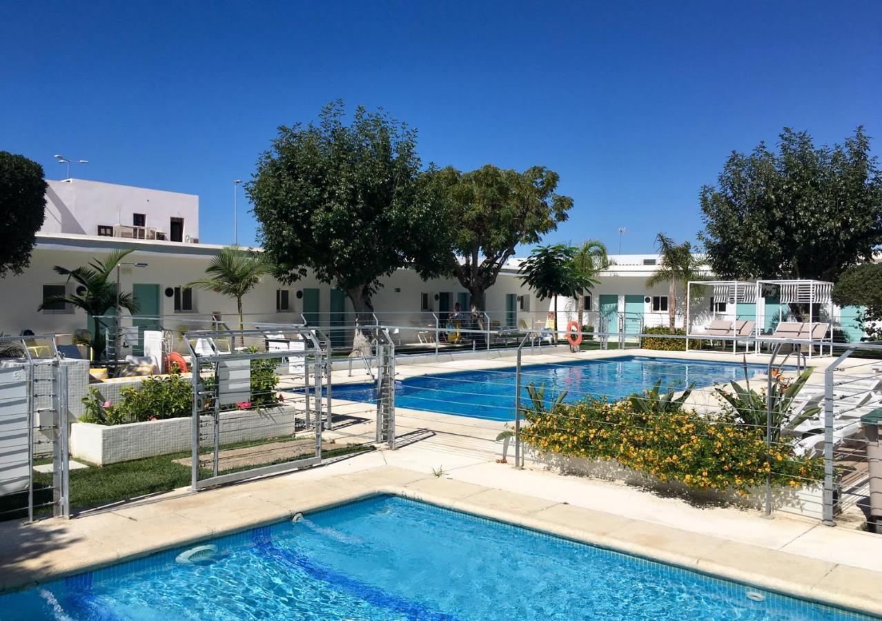 Hostal Las Cumbres Conil De La Frontera Esterno foto