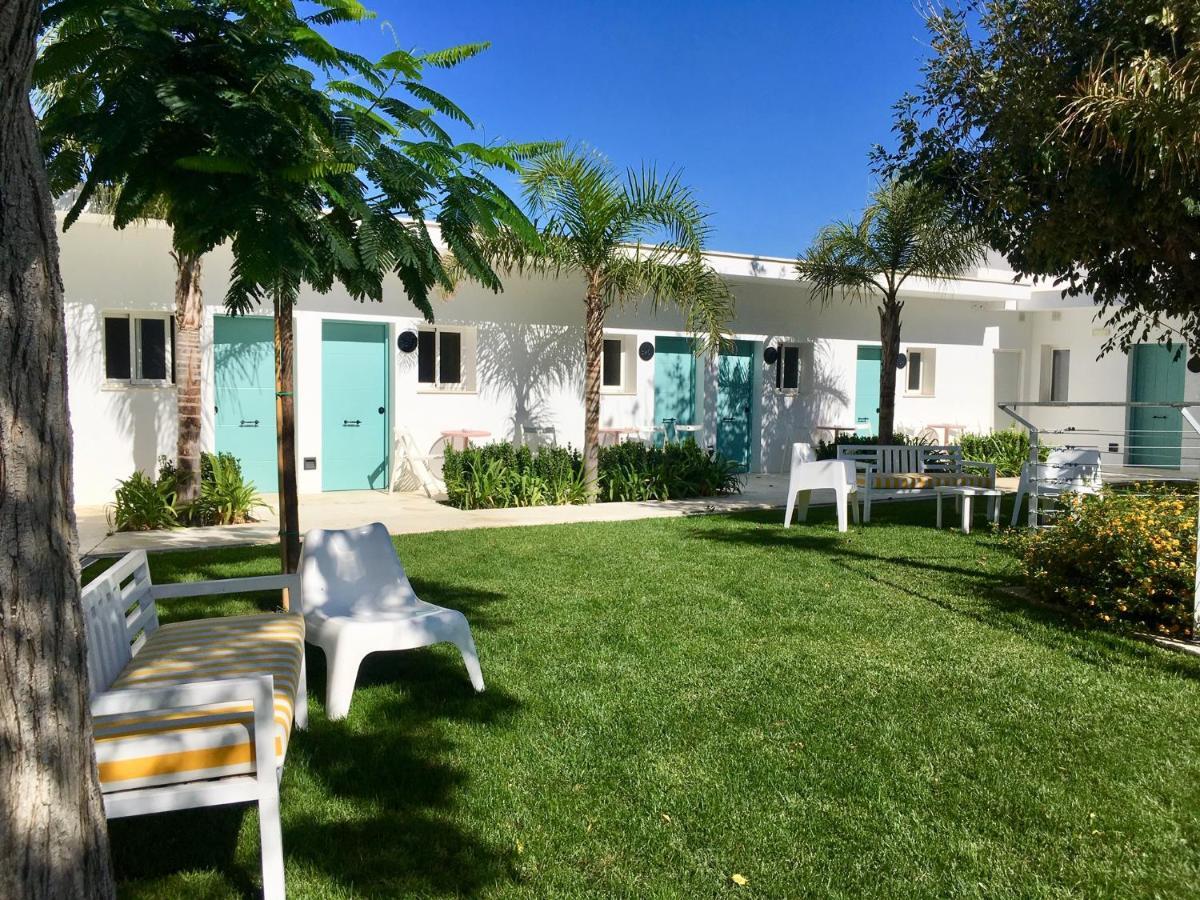 Hostal Las Cumbres Conil De La Frontera Esterno foto