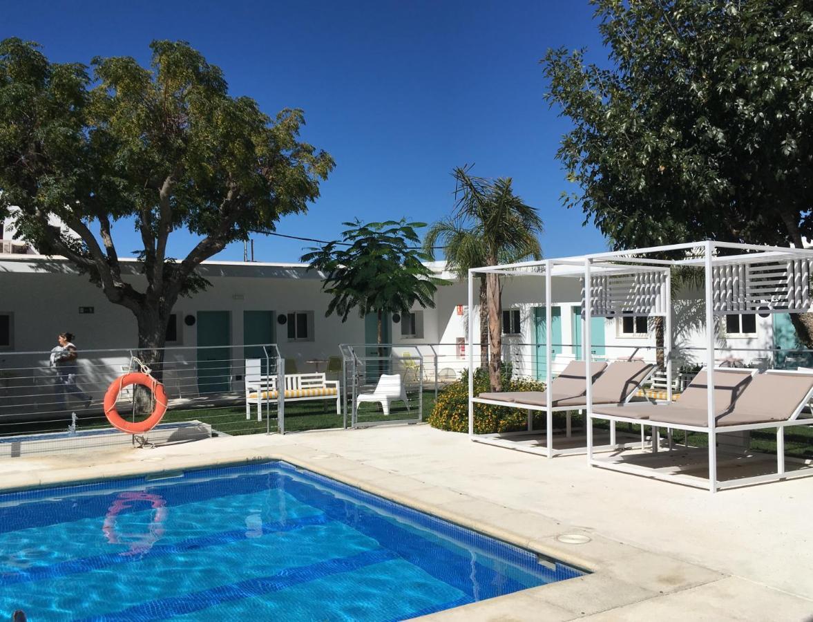 Hostal Las Cumbres Conil De La Frontera Esterno foto