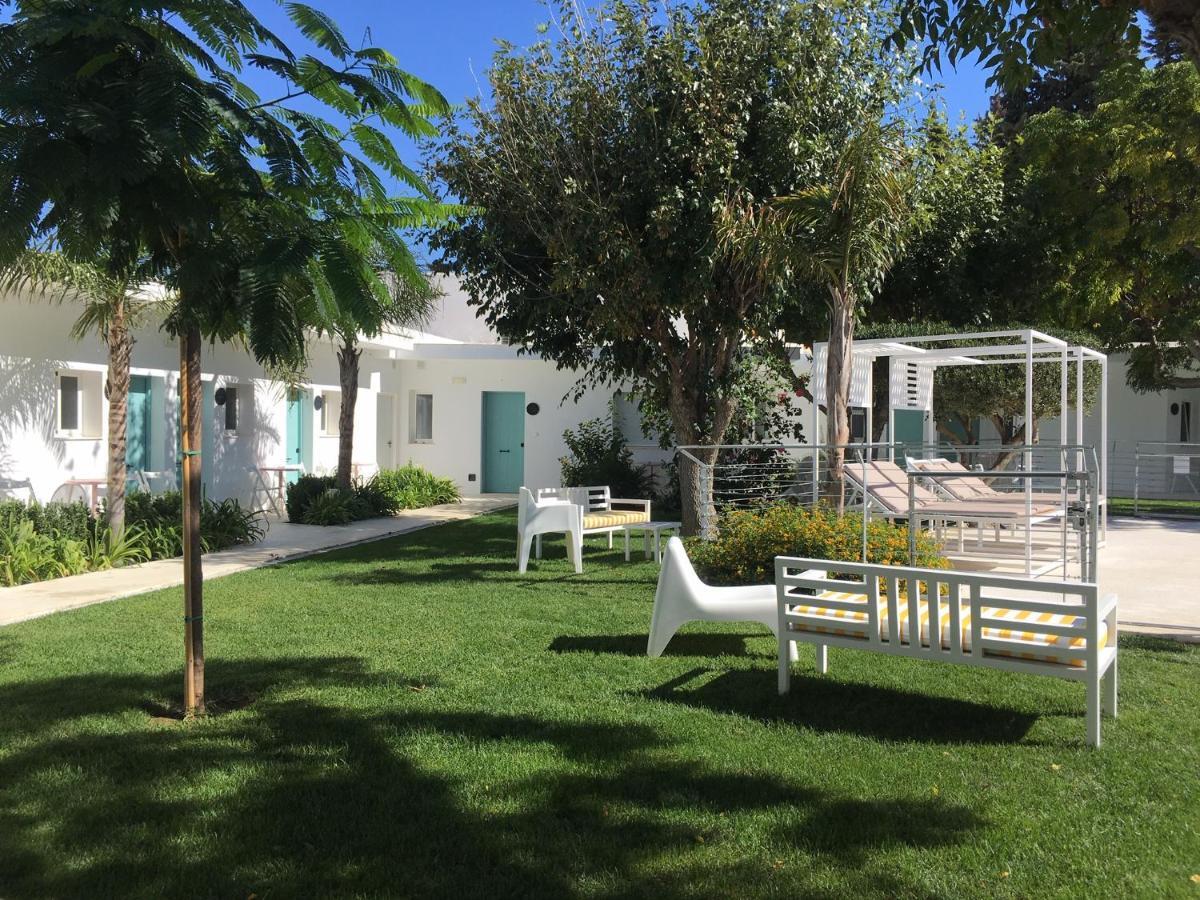 Hostal Las Cumbres Conil De La Frontera Esterno foto